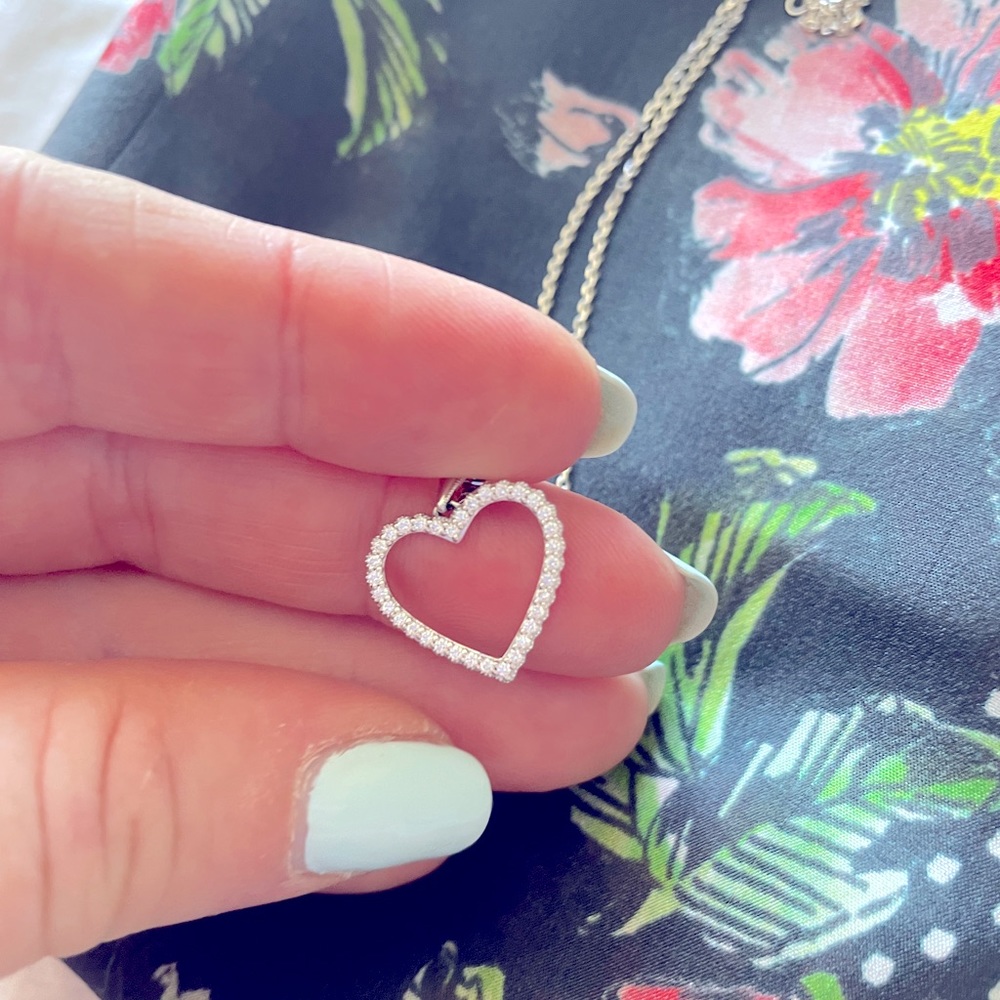Diamond heart pendant necklace